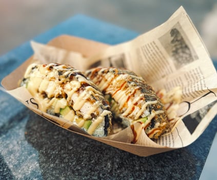 Fried Sushi Burger mit Chicken: Ein MUST TRY aus unserer Fusion Küche!