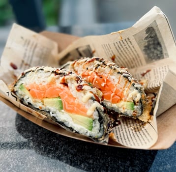 Fried Sushi Burger mit Lachs: Ein MUST TRY aus unserer Fusion Küche!