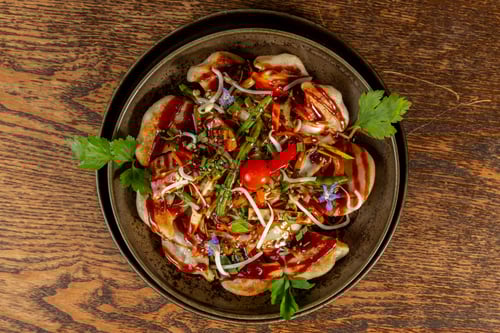 Pfannen Momos mit Gemüse (8 Stück)