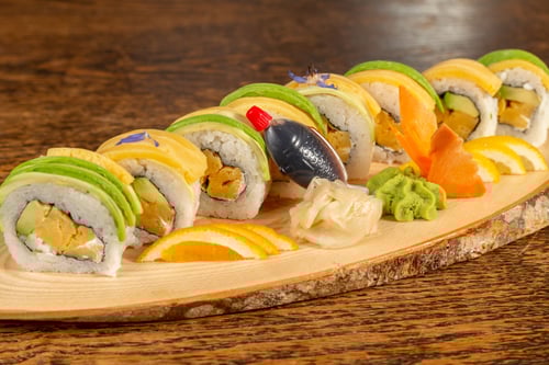 Uramaki Avocado Mango Dream