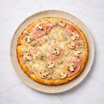 Pizza Prosciutto e Funghi 