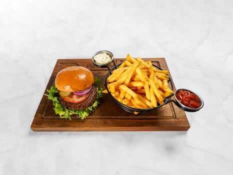 Classic Burger & Pommes Classic Burger & Pommes