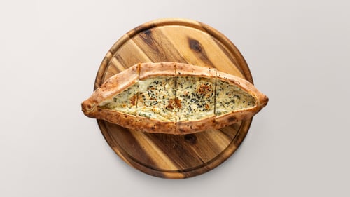 Manakisch mit Käse Manakisch mit Käse