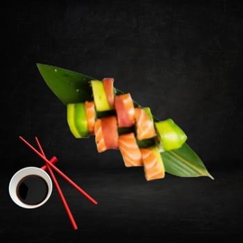 RAINBOW ROLL (8 STÜCK)