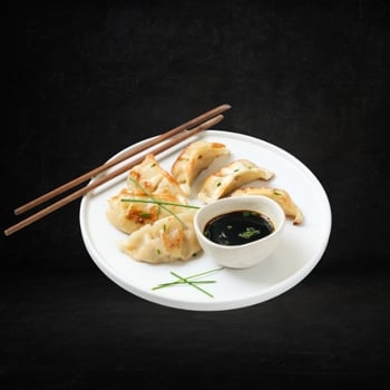 GYOZA HUHN (4 STÜCK)