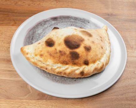 32. Calzone Sorpresa