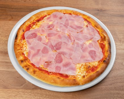 05. Pizza Prosciutto