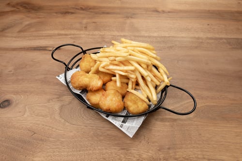 115. Chicken Nuggets mit Pommes