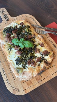 Pinsa -Salsiccia Friarelli