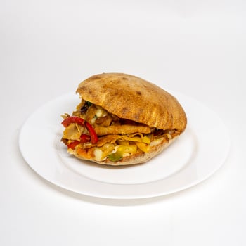 Spezial Kebap im hausgemachtem Taschenbrot