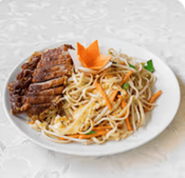 11 Nudelsuppe mit knusprigem Entenfleisch