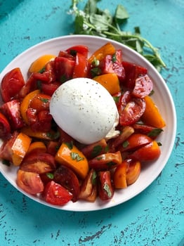 Tomatensalat mit Burrata