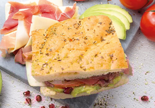 Avocado Schinken Käse Focaccia