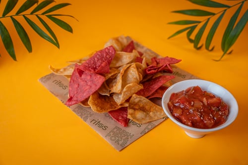 Ritos Nachos met salsa