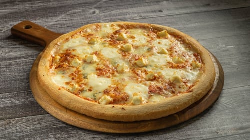 Pizza Quattro Formaggi (vegetarisch)