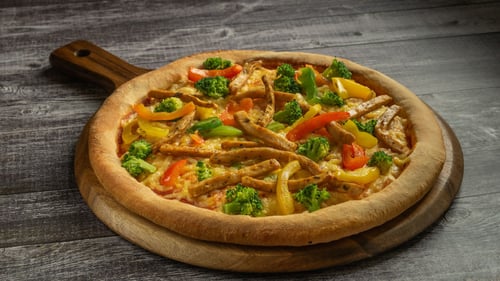 Pizza Vegan Chicken (vegetarisch) Pizza Vegan Chicken (vegetarisch)