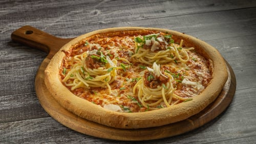 Pizza Bolognese
