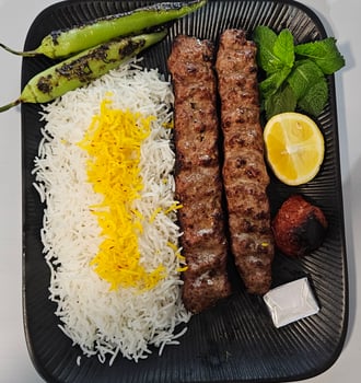 Kabab Kubideh mit Reis