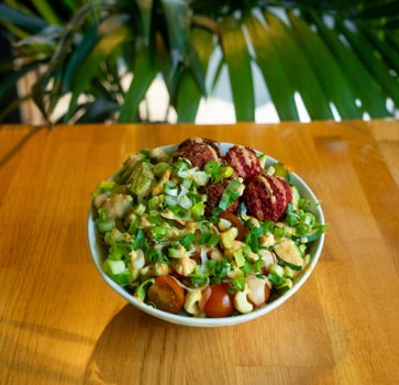 Mittags Bowl mit Falafel (vegan)