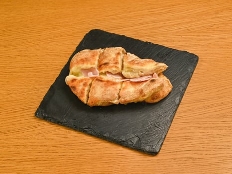 Pizzabrot Schinken/Käse
