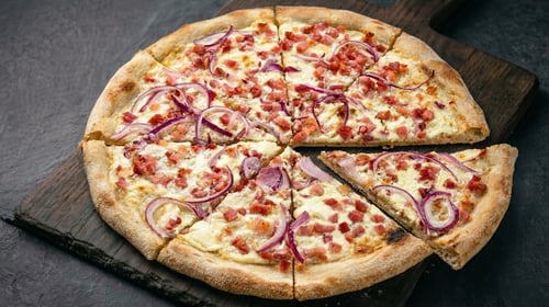 Pizza Flammkuchen-Art