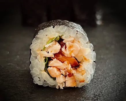 Gegrillter Lachs mit Rucola Maki