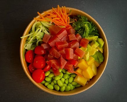 Tachibana Bowl mit frischem Gelbflossen Thunfisch