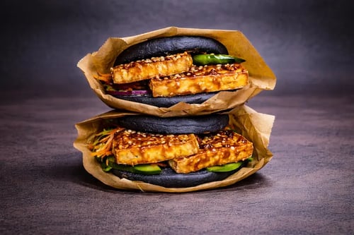 Bun’s mit frittiertem Tofu Bun’s mit frittiertem Tofu