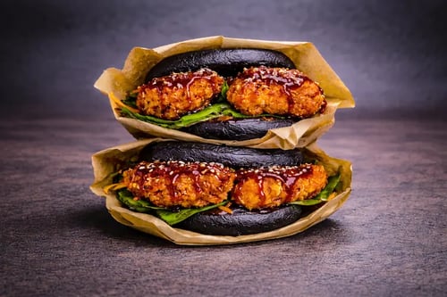 Black Bun's mit Chicken Karaage Black Bun's mit Chicken Karaage