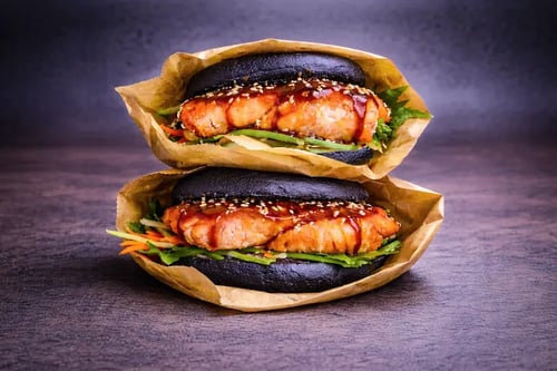 Black Bun's mit gegrilltem Lachs Black Bun's mit gegrilltem Lachs