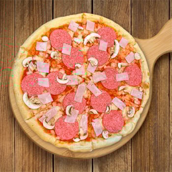 Pizza Schinken-Salami-Champignons