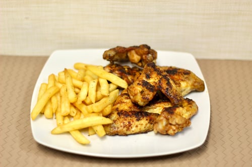 Chickenwings 6 pieces with crispy fries