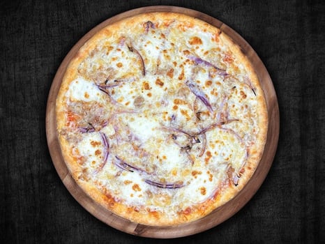 Pizza Tonno Deluxe Pizza Tonno Deluxe