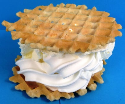 Slagroomwafel met softijs