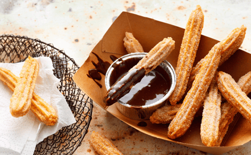 Churros mit Schokosauce