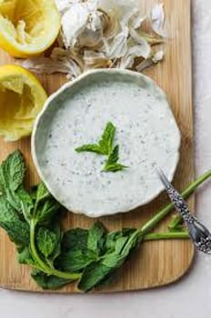 Joghurt-Minz-Chutney