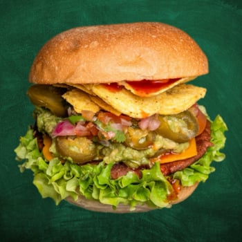 Vegan Chilli-Cheese Burger Vegan Chilli-Cheese Burger