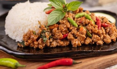 W7.2 Pad Krapao mit Schweinehackfleisch W7.2 Pad Krapao mit Schweinehackfleisch