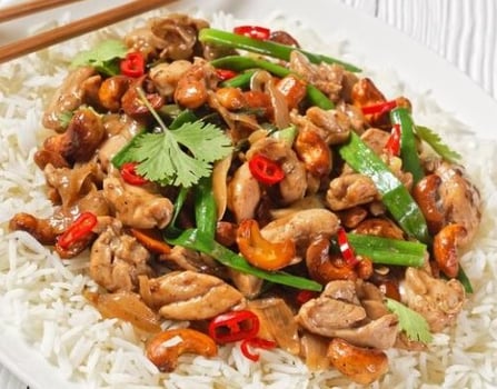 W7.1 Pad Krapao mit Hähnchenfleisch