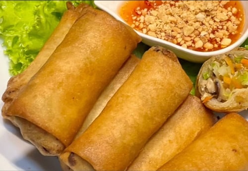W14 Tagesmenü POPIA GAI , THAI-Frühlingsrollen mit Hähnchenfleisch und Gemüse / 6 Stück / groß
