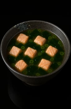 MISO-SUPPE MIT LACHS
