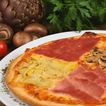 Pizza 4 Jahreszeiten Pizza 4 Jahreszeiten