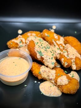 Chicken Fingers mit Sour Cream Dip