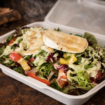 Salatmix mit gegrilltem Ziegenkäse Salatmix mit gegrilltem Ziegenkäse