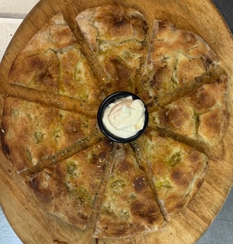 40.-Angebot Stallbrot der Bunten-Q mit Aioli oder Knobi Dip