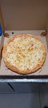 Mozzarella pizza Mozzarella pizza