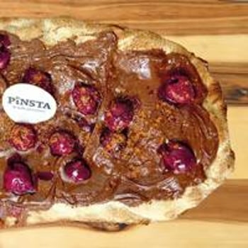 PiNSTA Berry-Nutella-Bliss (halbe Pinsa) PiNSTA Berry-Nutella-Bliss (halbe Pinsa)