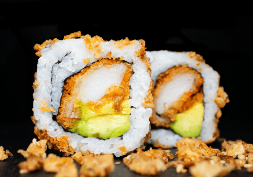 California Crunch Surimi mit Avocado und Röstzwiebeln (71a)