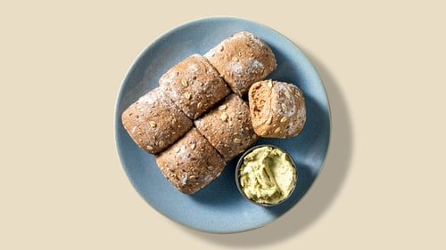 Breekbrood met kruidenspread of aioli Breekbrood met kruidenspread of aioli