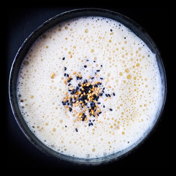 GETRÜFFELTE-SELLERIE-CHILI-SUPPE MIT GARNELE GETRÜFFELTE-SELLERIE-CHILI-SUPPE MIT GARNELE